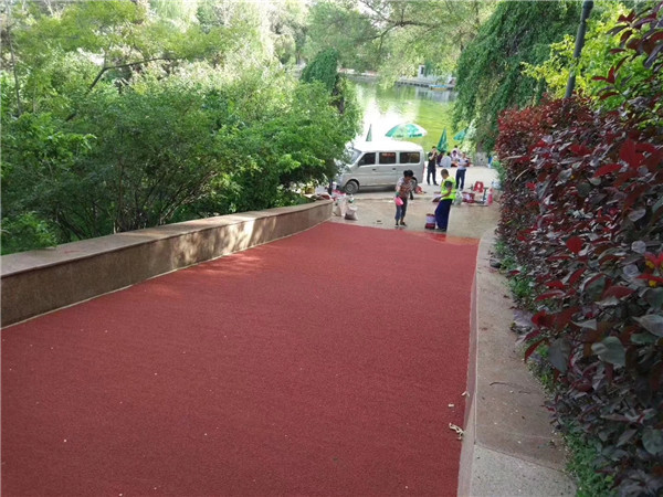 吐鲁番彩色路面施工